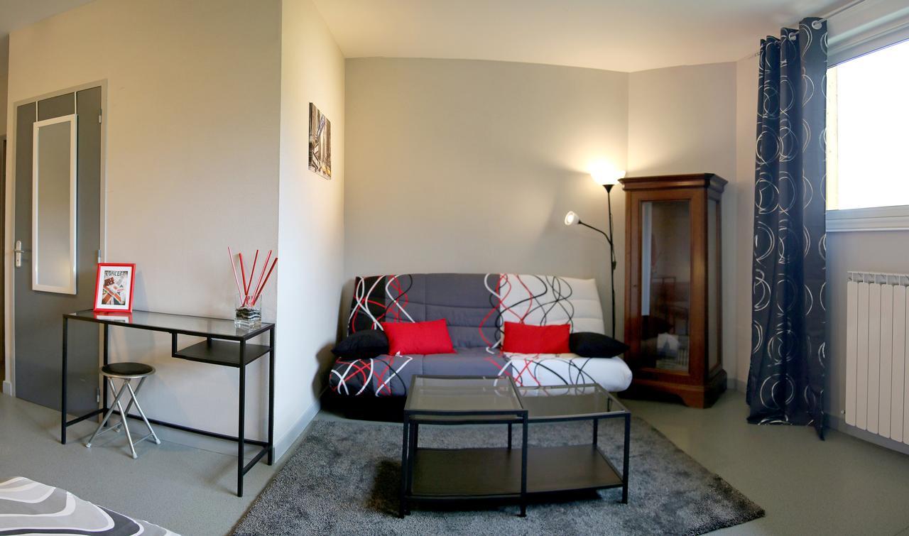 Le Grand Val Bed and Breakfast Lavastrie Εξωτερικό φωτογραφία