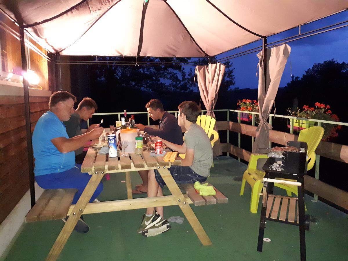 Le Grand Val Bed and Breakfast Lavastrie Εξωτερικό φωτογραφία